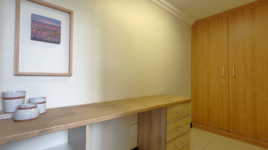 5 Bedroom Property for Sale in Num Num Cape Estate Western Cape